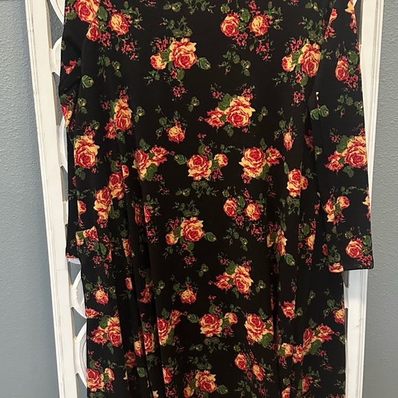 NWT Small LulaRoe Floral print Sarah Cardigan - Picture 4 of 5